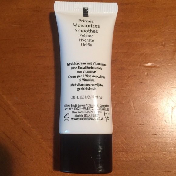 Bobbi Brown Vitamin Enriched Face Base - Picture 4 of 7